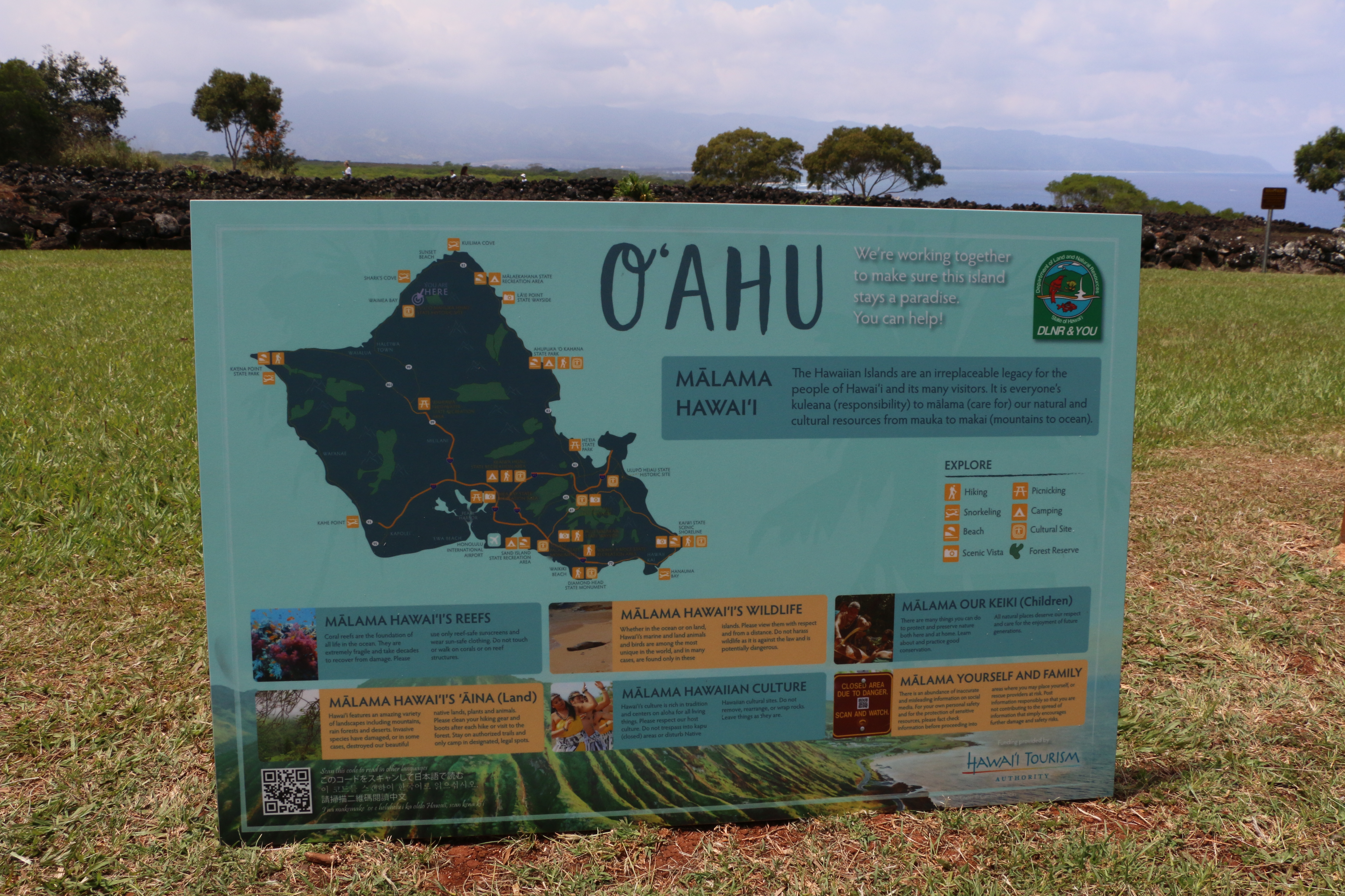 Division of Boating and Ocean Recreation Mālama Hawai‘i Signs