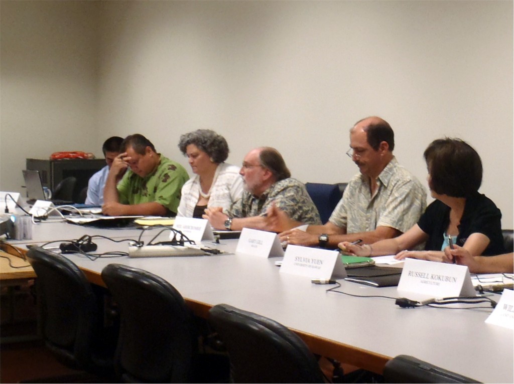 Governor Neil Abercrombie convenes the first HISC meeting under his administration in June of 2011. With the Governor are (l to r) Representative Derek Kawakami, Alapaki Nahele-a (DHHL), Keali‘i Lopez (DCCA), Gary Gill (DOH), and Sylvia Yuen (UH).