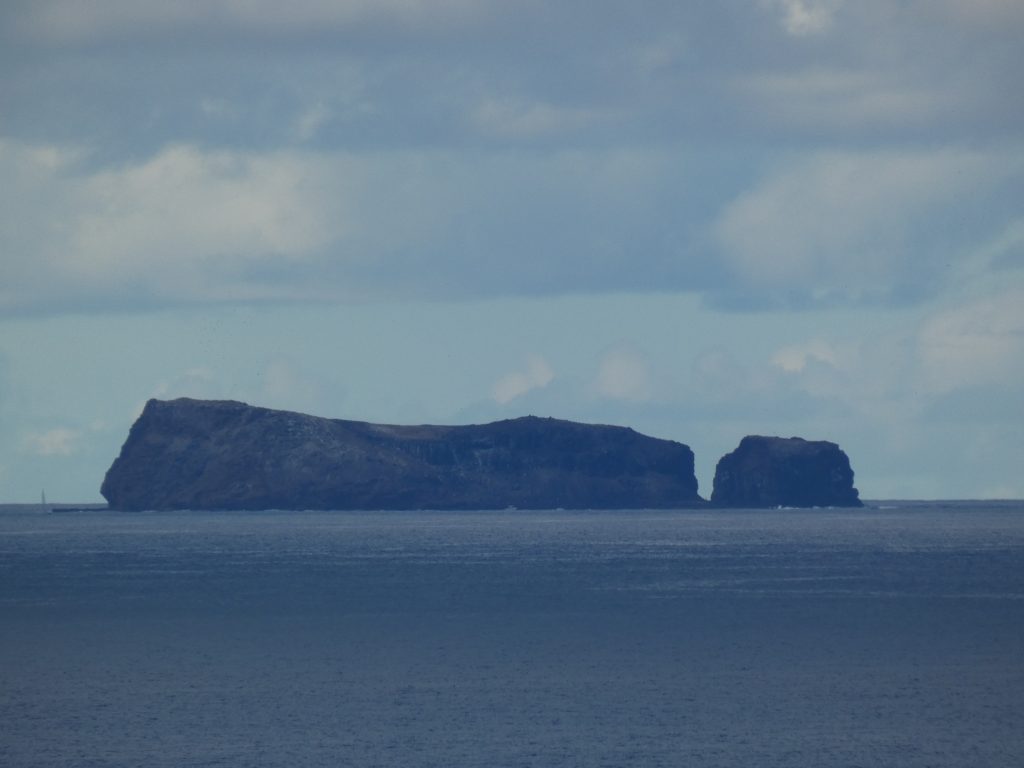 image of moku manu islets
